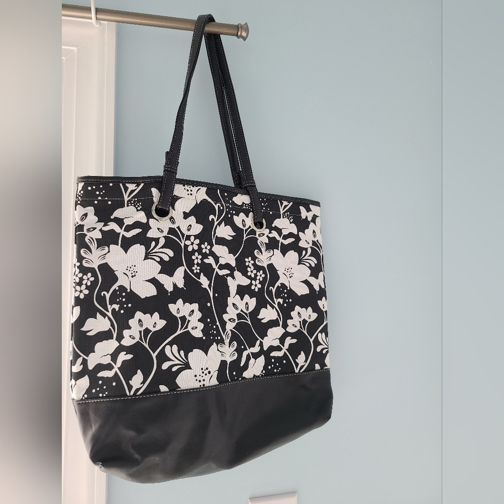 Tote floral black and white with faux leather